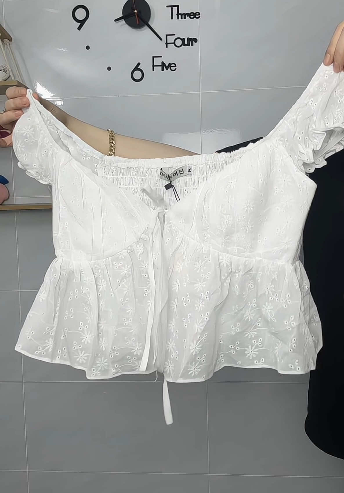 Áo xinh xĩu #aocroptop #aokieuhottrend #aokieunu #aobabydoll #macdepmoingay #fashiontiktok #thoitrangnu #fypシ゚ #tiktokshop #xuhuong 