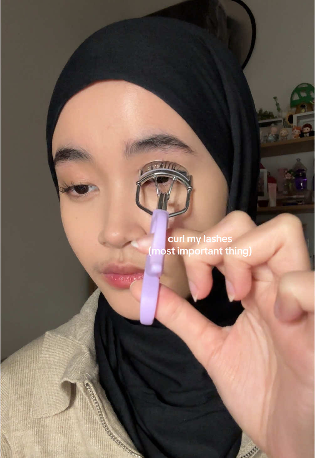 trying out the newly launched tinted sunscreen!! 