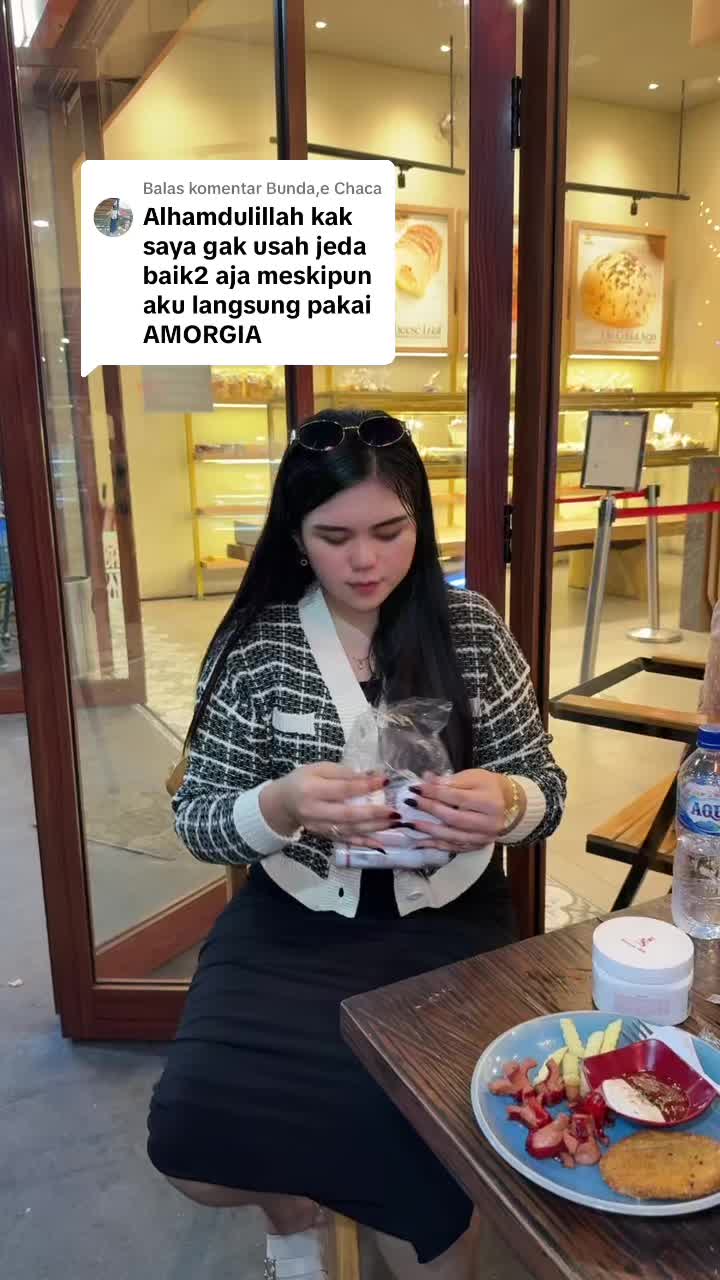 Membalas @Bunda,e Chaca tapi saranku karena wajah setiap orang beda" jadi jeda dulu ya 3harian kalau mau ganti skincare sebelumnya ke skincare baru🥰 #nickysya 