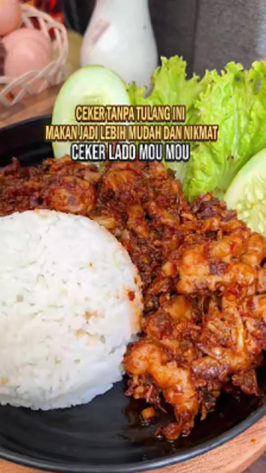 Kini nikmati ceker tanpa ribet, ceker tanpa tulang dari mou mou memiliki tekstur yang kenyal berpadu bumbu balado! #makananpedas #kulinertiktok #jajanantiktok #makananviral #makanan #jajananviral #cemilanviral #cekermercon #ceker #cekertanpatulang #cekerpedas #cekermercontanpatulang #asmrfood #fyp 