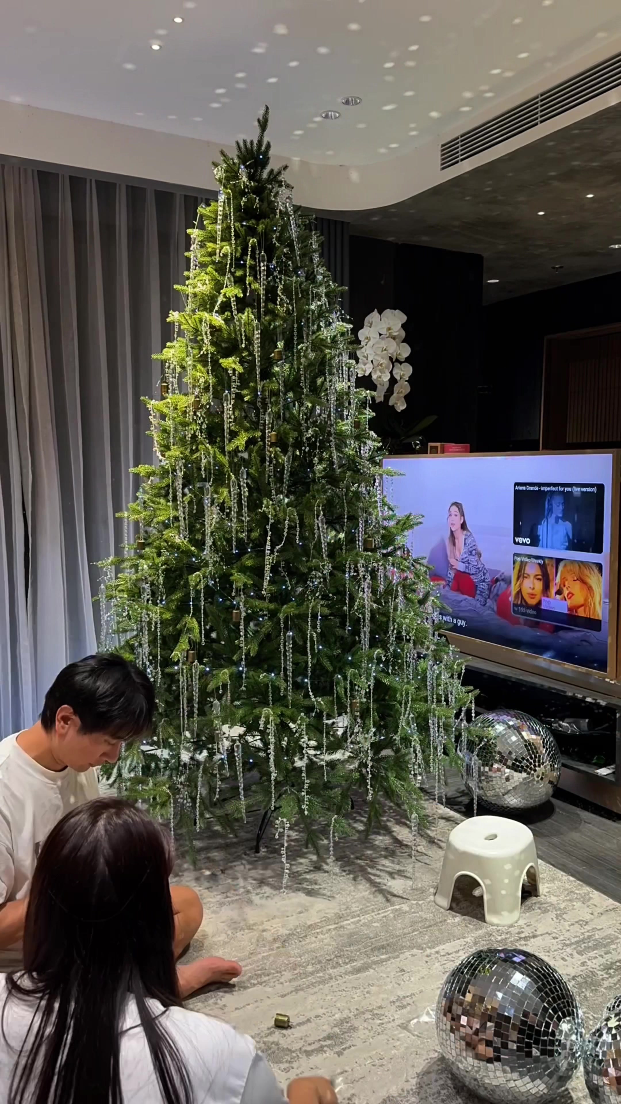 Không Khí Noel Nhà Các Bác Đến Đâu Rồi ??? Nhà Em Năm Nay Đón Noel Từ Tận Mùa Hè Mà 🤣🤣🤣 #khibotanca #festivalnotiktok #learontiktok #noel #trangtrigiangsinh 