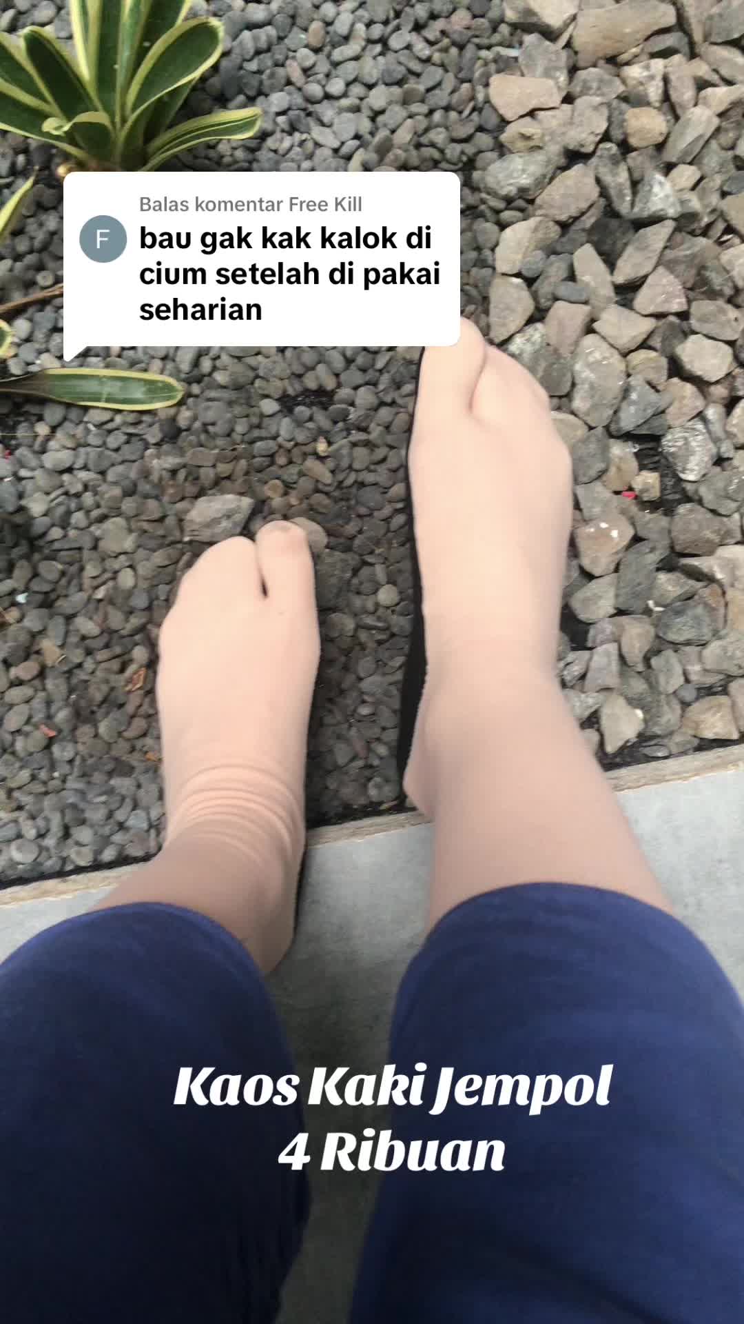 Membalas @Free Kill mau yang mahil atau murce pasti ada bau nya ya kaka say yuk yang mau kaos kaki jempolnya cuma 4 ribuan aja  #fypシ #kaoskaki #kaoskakijempol #kaoskakimuslimah 