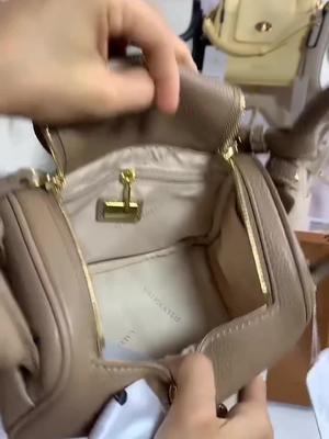 Tas lindy mini#lindy #taskekinian #bostanten #mossdoom #tasviral #tasselempangkekinian #taswanitakekinian #taskerja #tascantikmurah #trendingvideo 